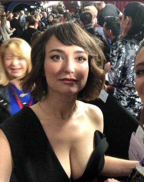 Milana Vayntrub