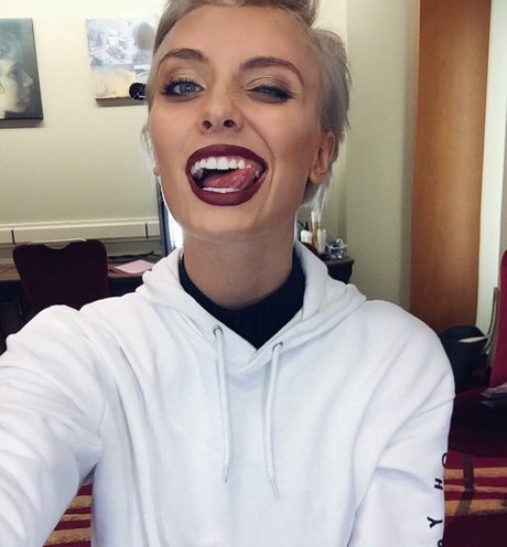 Wallis Day