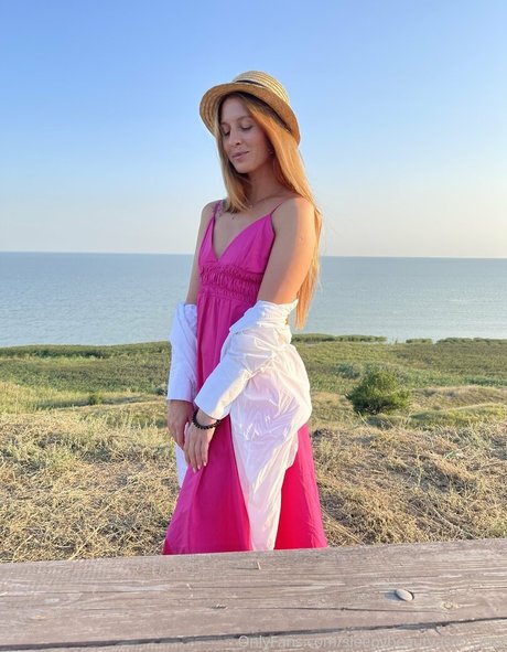 Sleepybeautyasmrfree