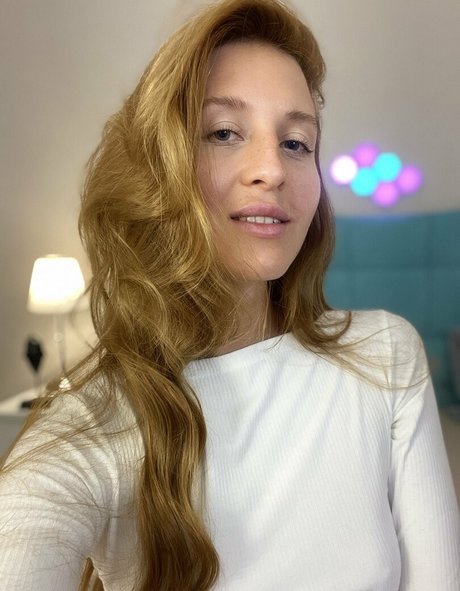 Sleepybeautyasmrfree