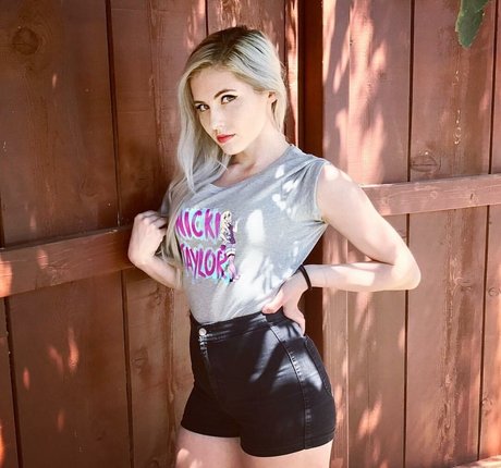 Nicki Taylor