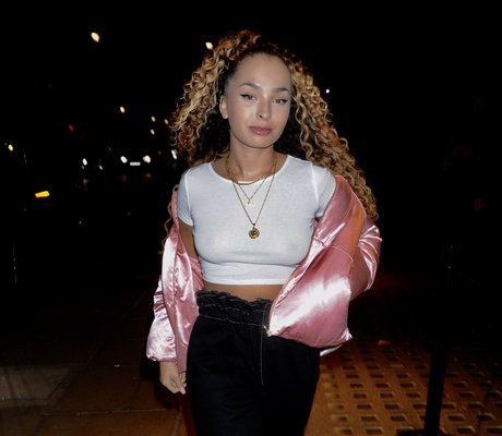 Ella Eyre