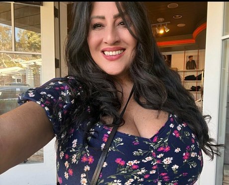 Officialantonellakahllo