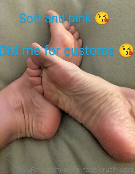 Annafeetcrushvore