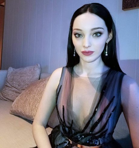 Emma Dumont