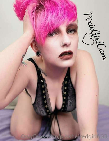 Pinkhairedgirlfr33