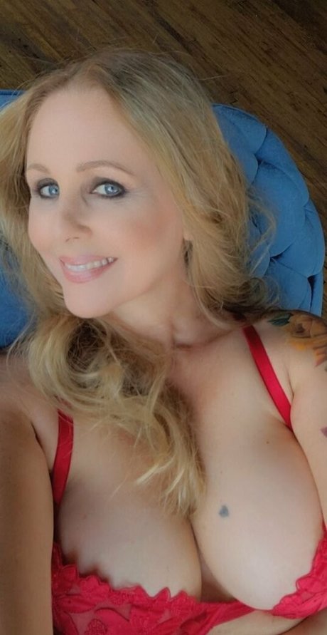 Therealjuliaann