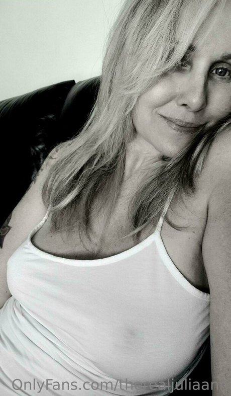 Therealjuliaann