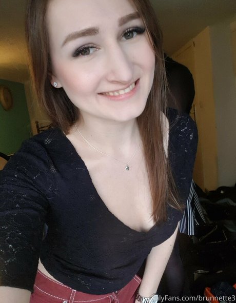 Brunnette3