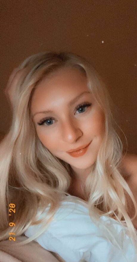 Freshmanblondie18