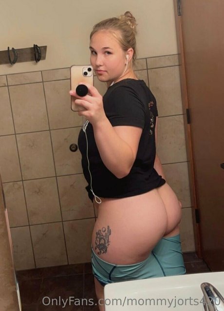 Mommyjorts420