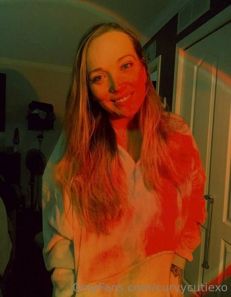 Curvycutiexo