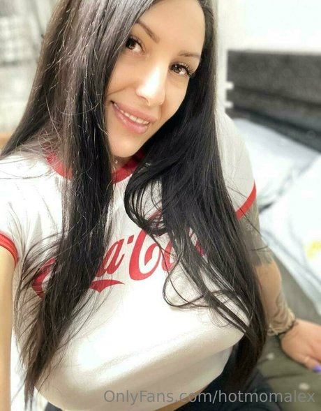 Hotmomalex