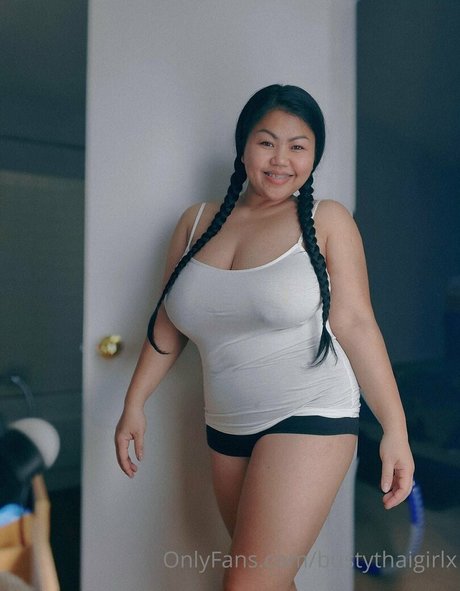 Bustythaigirlx