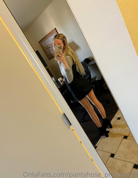 Pantyhoseprincess99