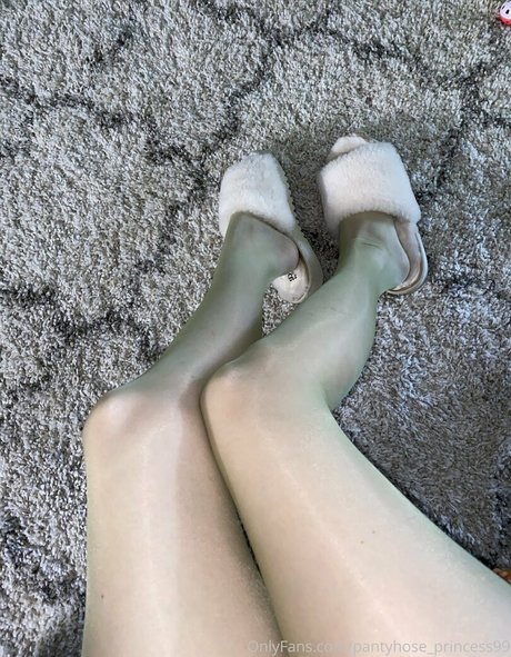 Pantyhoseprincess99