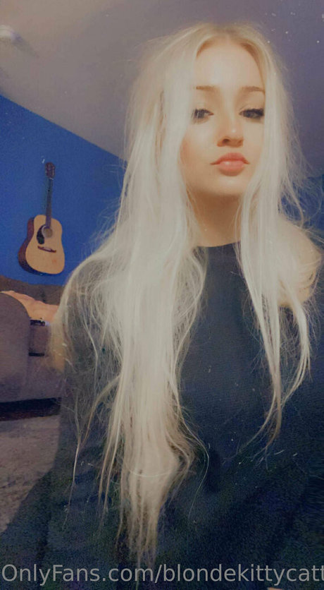 Blondekittycattt