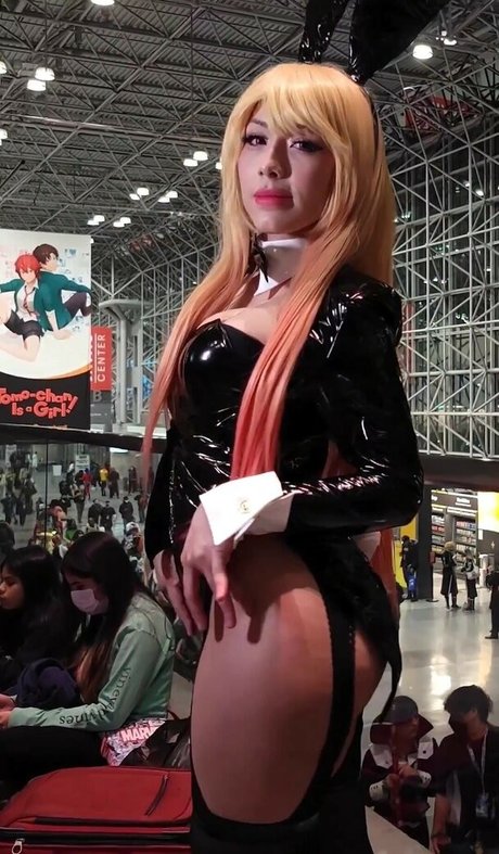 Arabella Kat Posting