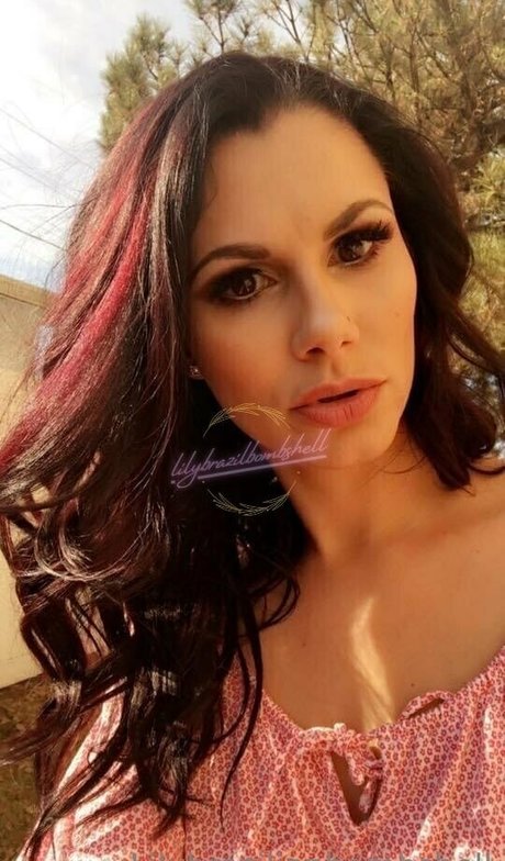 Lilybrazilianbombshell