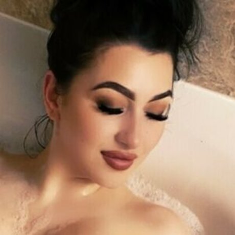 Ashley Delfinonikkiashh