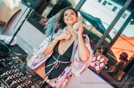 Vybrantvibesofficial