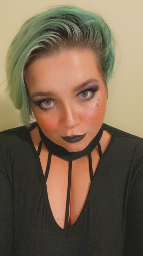 Unsupervisedhousewife