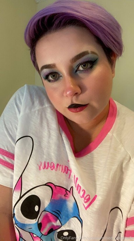 Unsupervisedhousewife