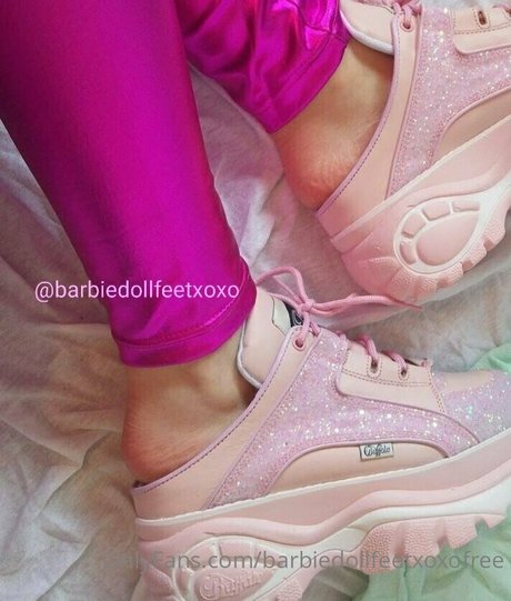 Barbiedollfeetxoxofree