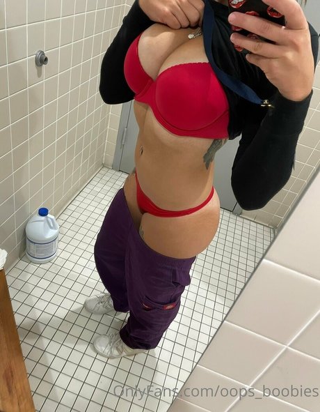 Oopsboobies