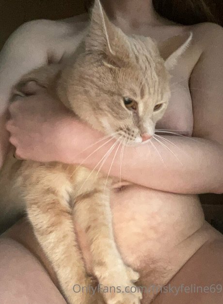 Friskyfeline69