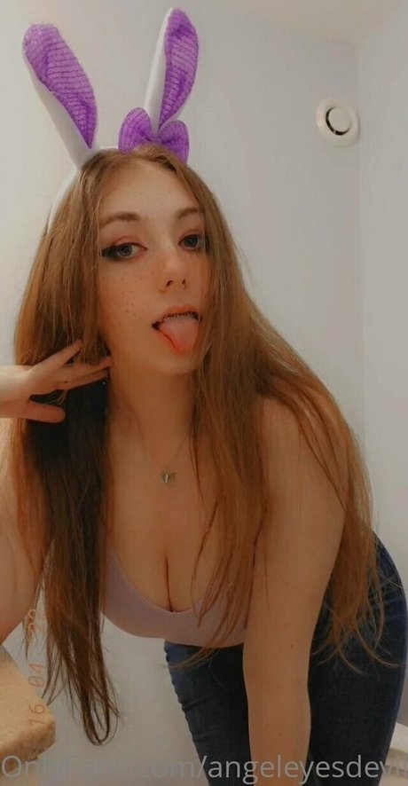 Angel Eyes Devil Thighs