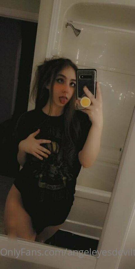 Angel Eyes Devil Thighs