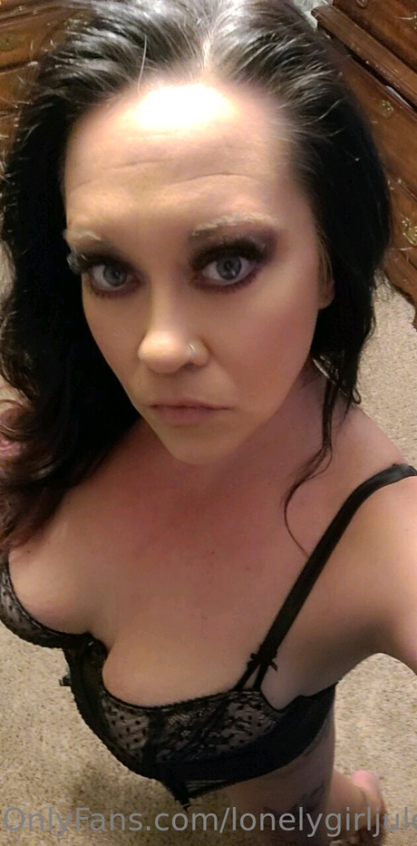 Lonelygirljules