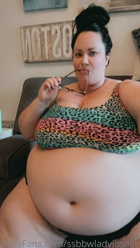 Ssbbwladyjiggles