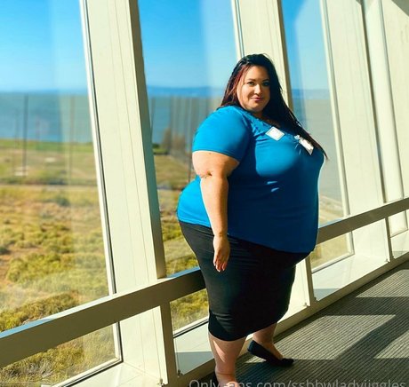 Ssbbwladyjiggles