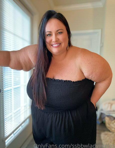 Ssbbwladyjiggles