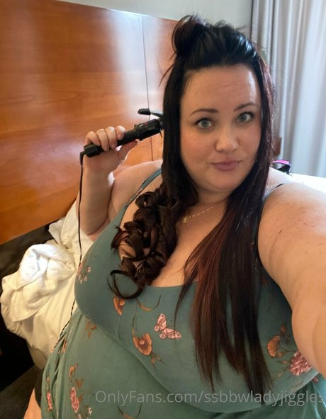Ssbbwladyjiggles