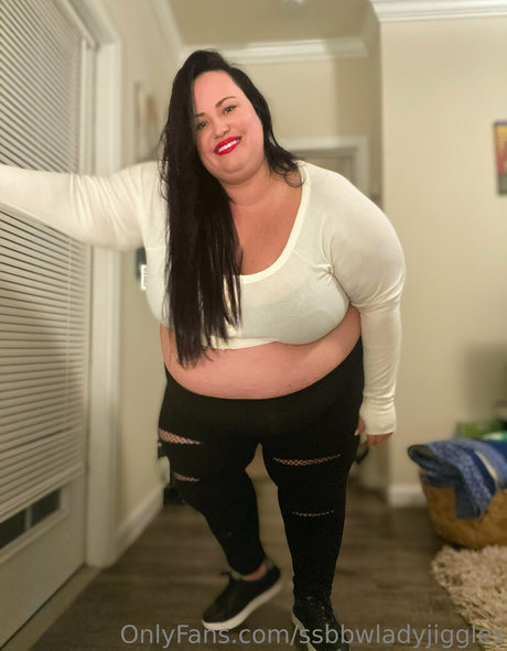 Ssbbwladyjiggles