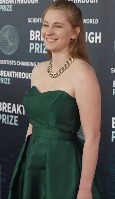 Simone Giertz  nude leaked OnlyFans photo