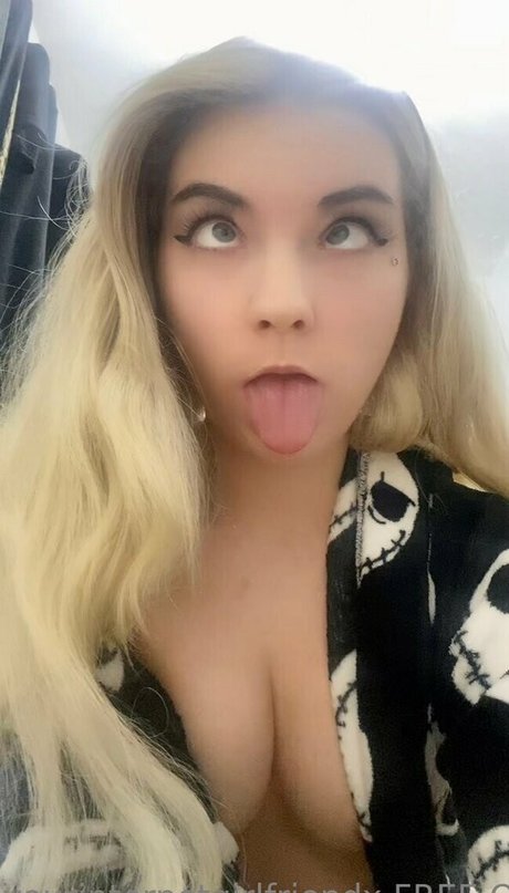 Yourinternetgirlfriendx