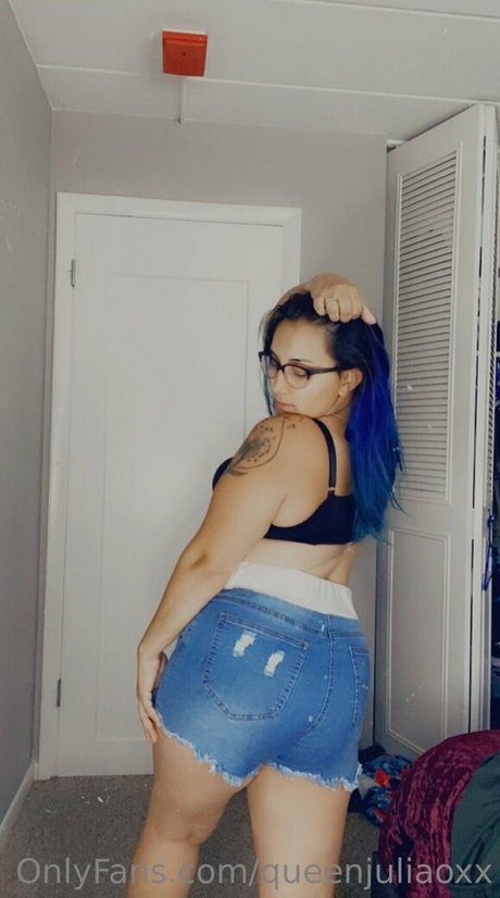 Queenjuliaoxx