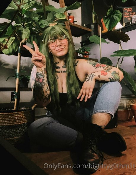Bigtittyg0thm1r