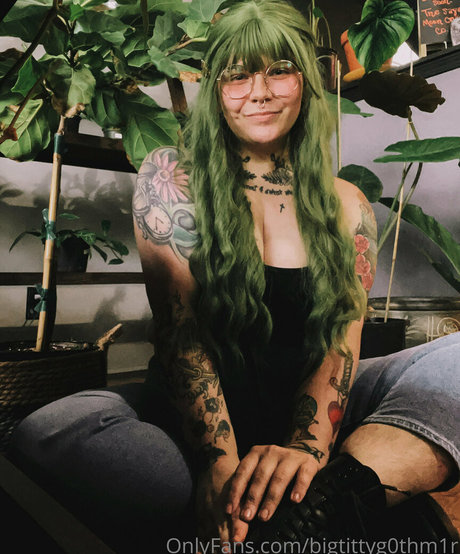 Bigtittyg0thm1r